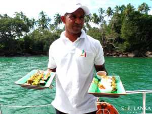 4_catamaran_sail_lanka_snack