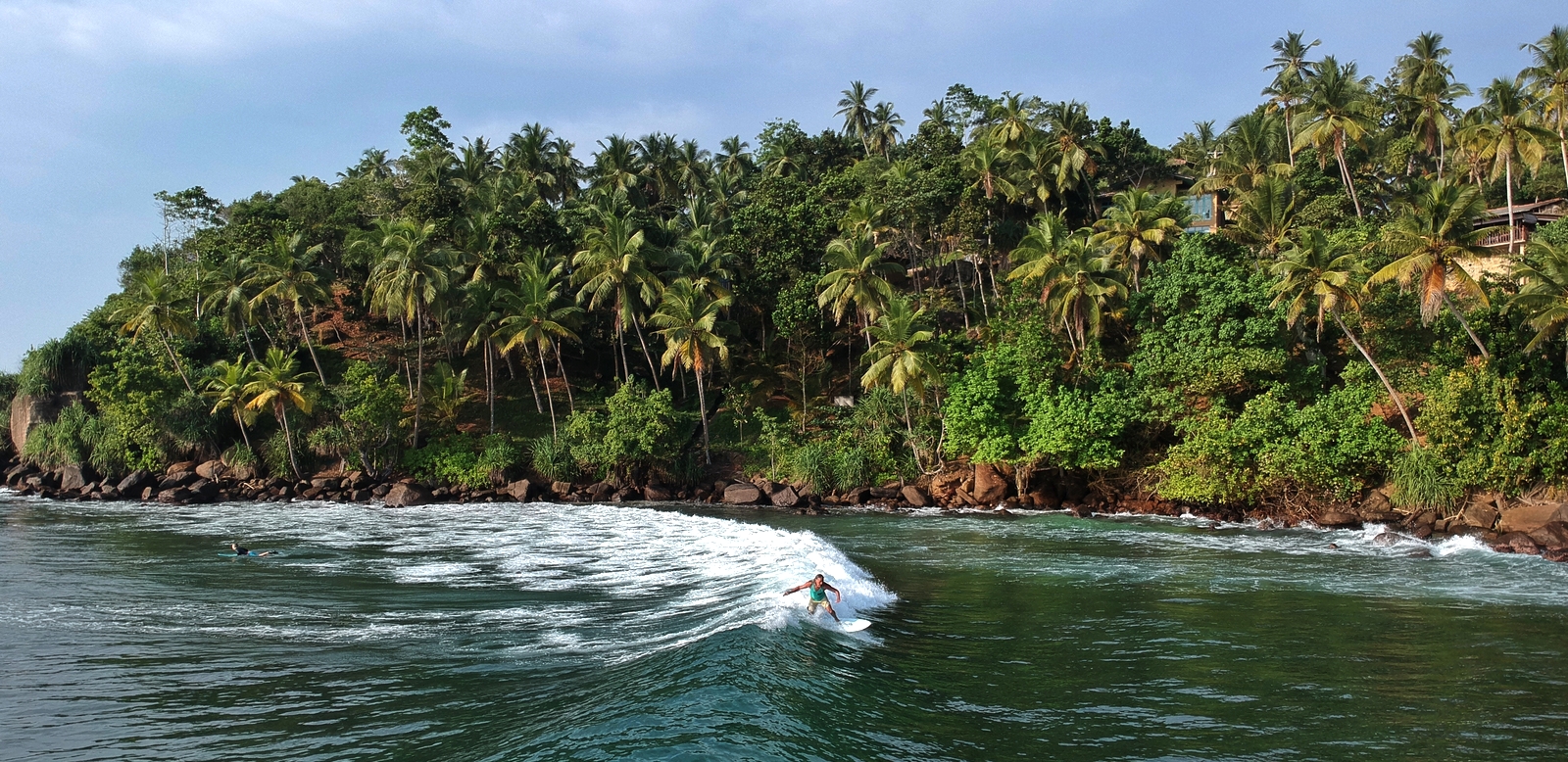 sri lanka authentique manju surf camp